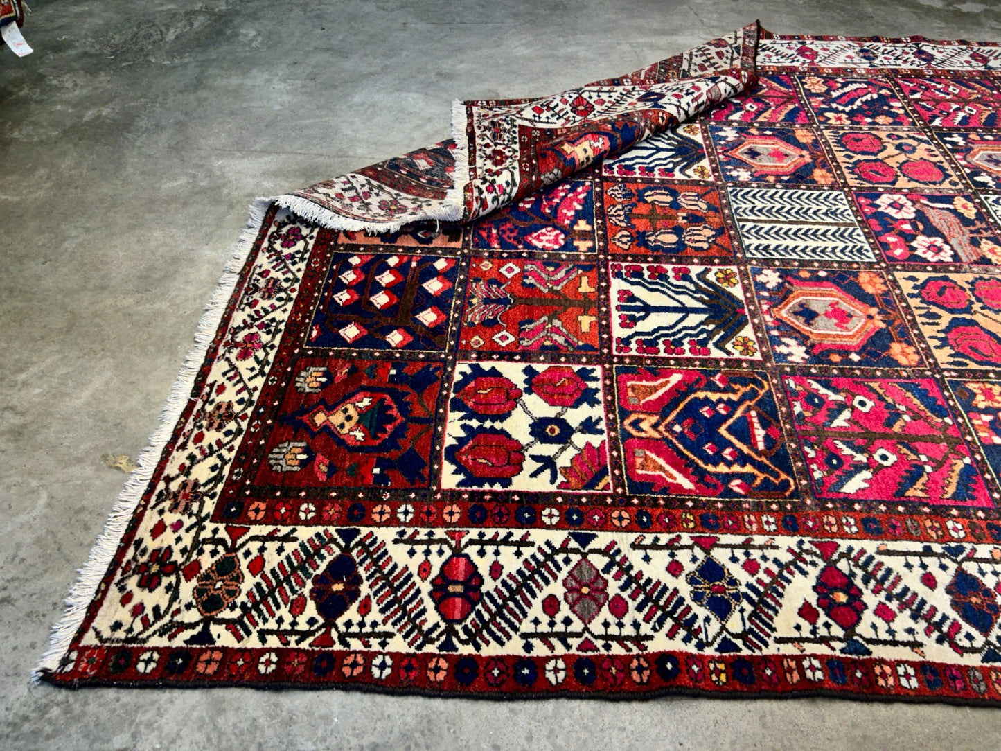 7'1"x10'1" Hand-Knotted 100% Lamb Wool Bakhtiarie Carpet - Area Rug