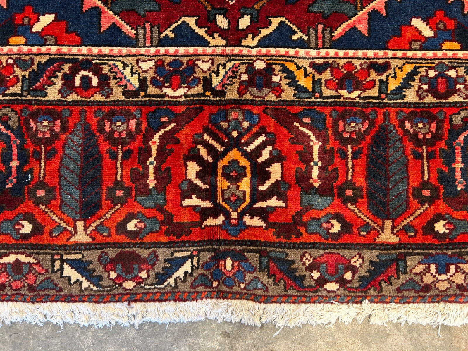 10'5"x12'8" Hand-Knotted 100% Wool Pile Bakhtiarie Rug