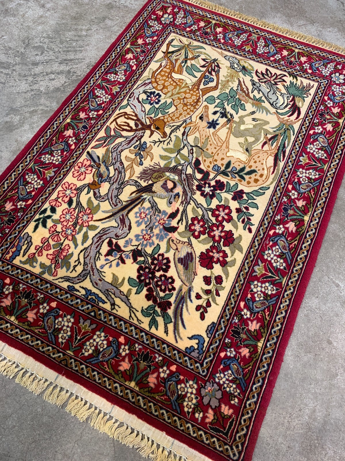2'4"x3'7" Fine Hand-Knotted Wool & Silk Isfahane Pictorial Rug - Area Carpet