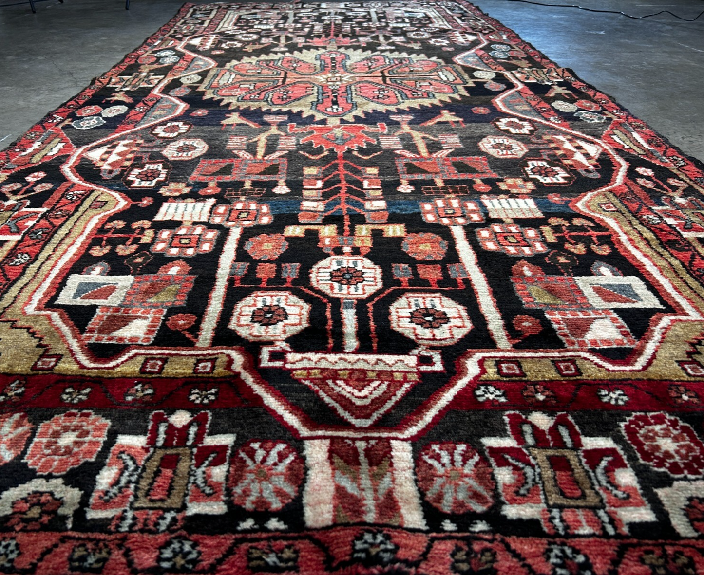 4'9" x 10'8" Hand-Knotted 100% Wool Pile Nahavande Area Rug - Carpet