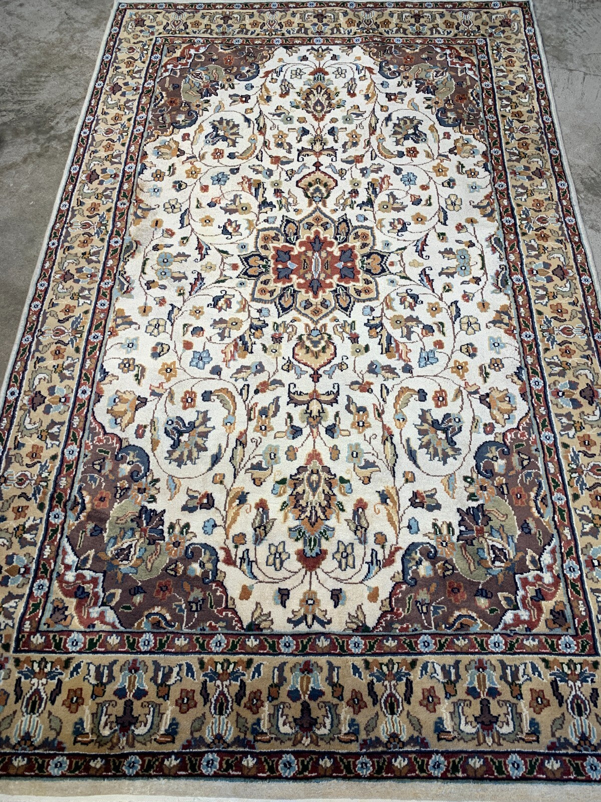 4'11"x8' Hand-Knotted 100% Kashmiri Silk Oriental Rug