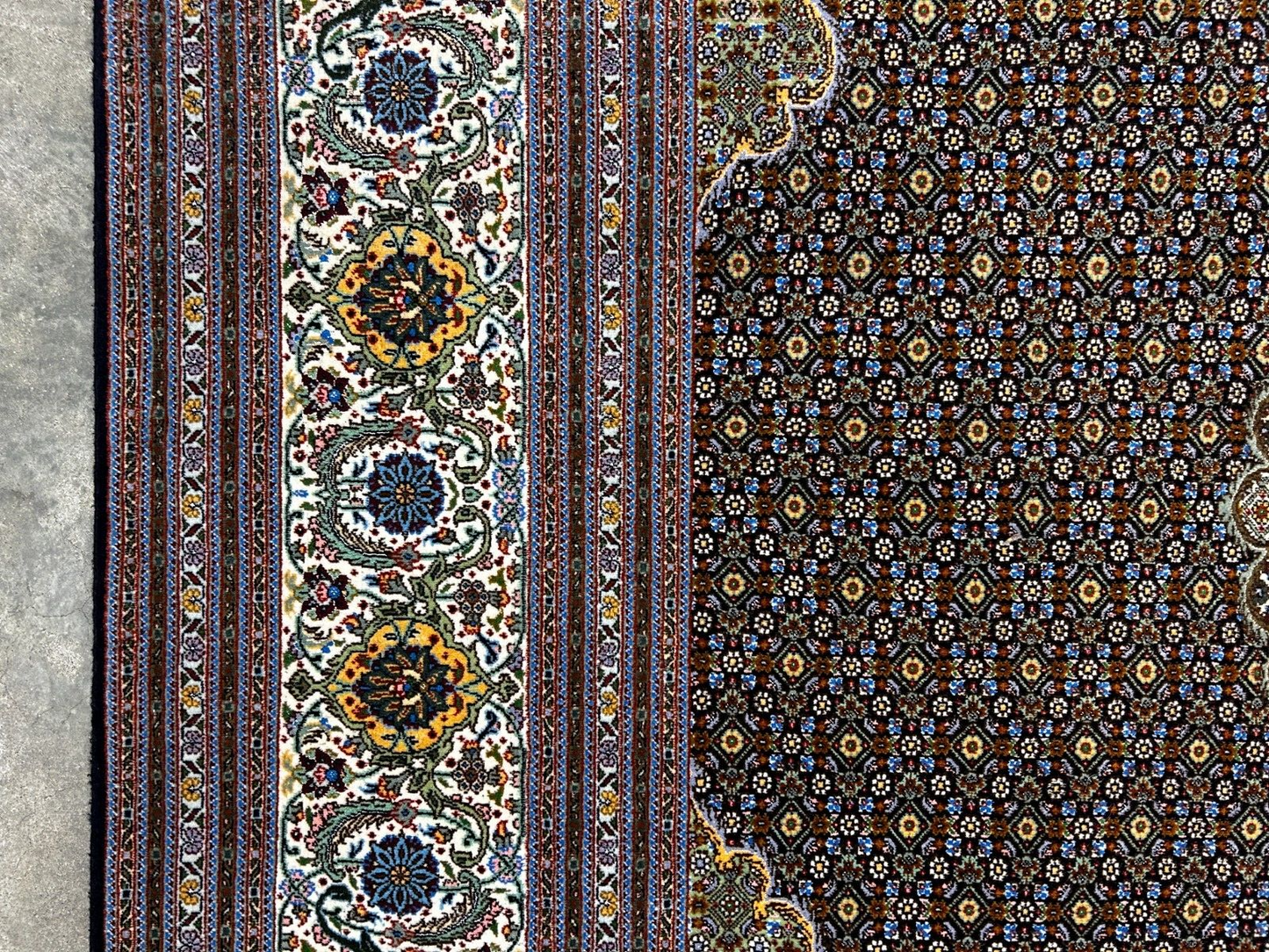 8'3"x11'6" Fine Hand-Knotted Wool & Silk Oriental Rug - Area Carpet