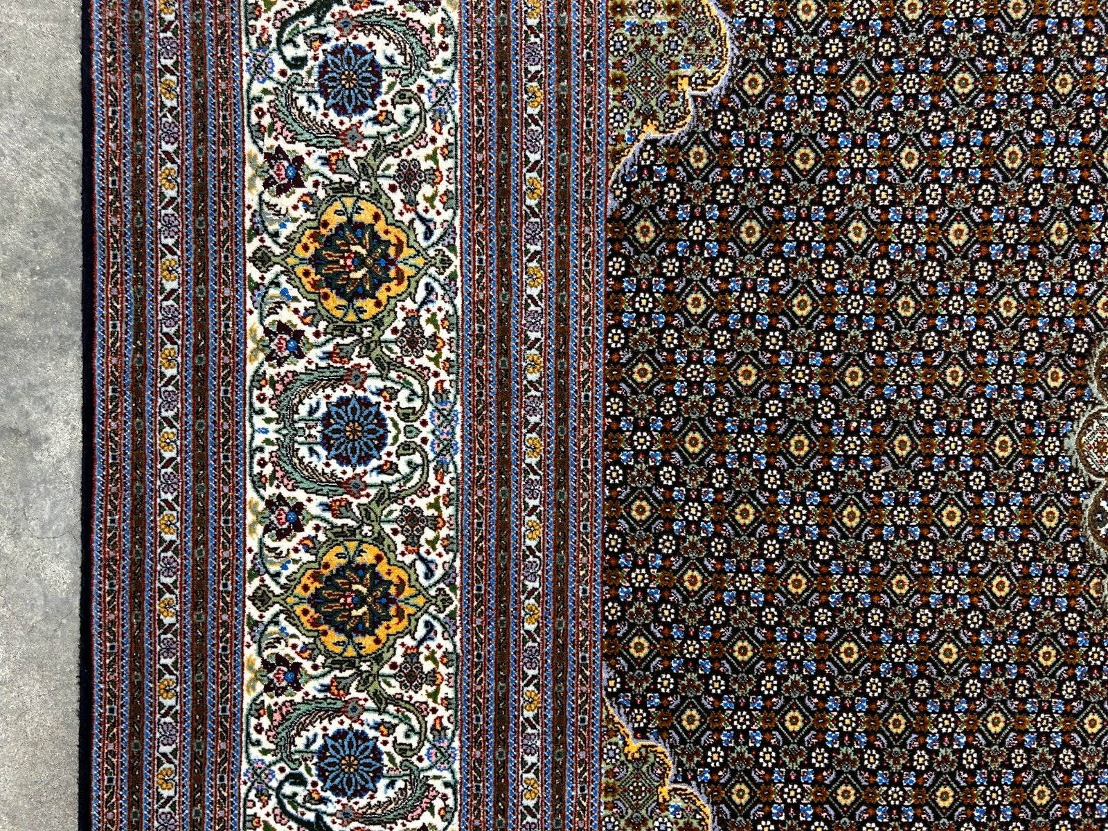 8'3"x11'6" Fine Hand-Knotted Wool & Silk Oriental Rug - Area Carpet