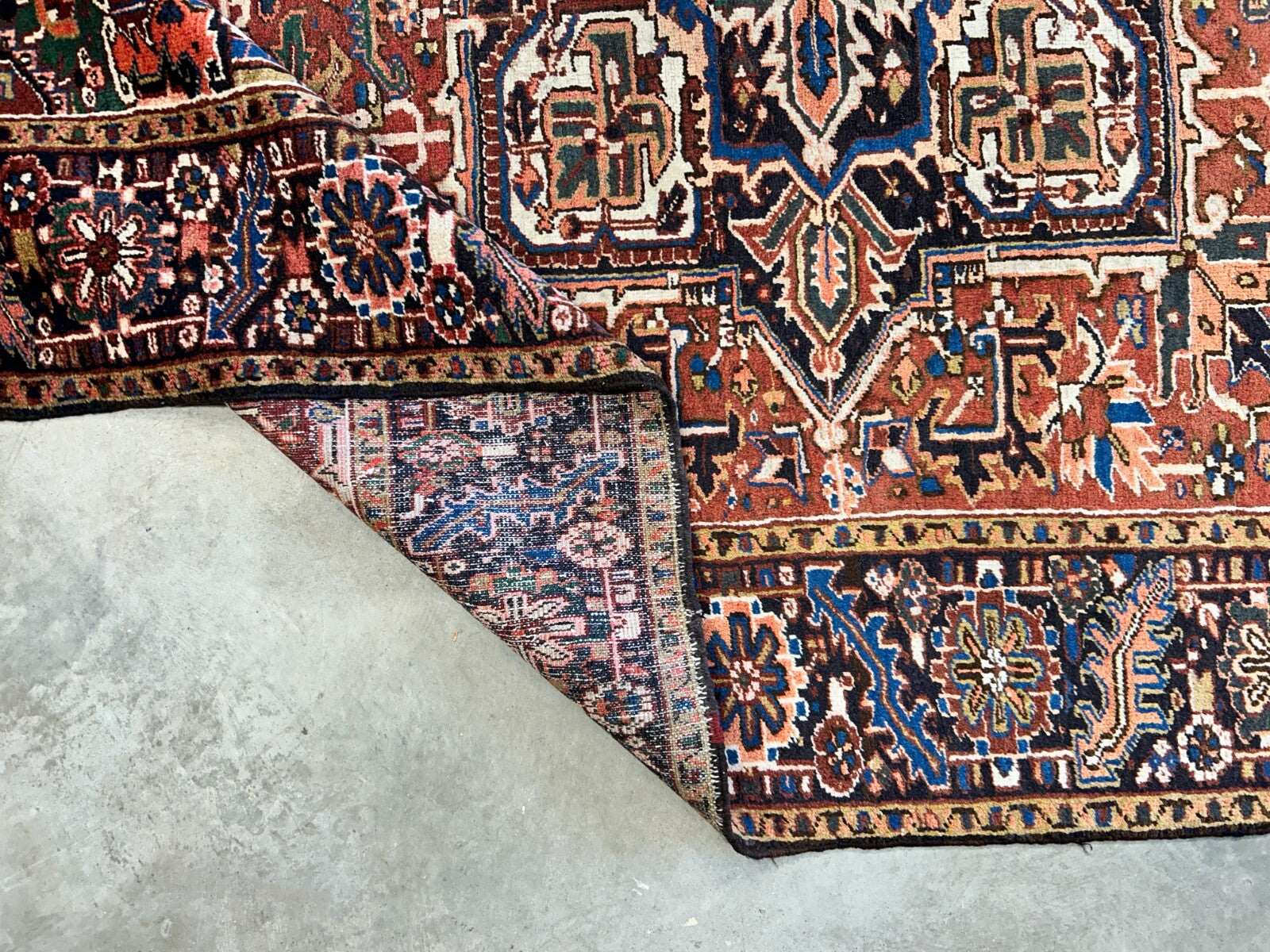 8'6"x11'6" Hand-Knotted 100% Wool Pile Herize Rug