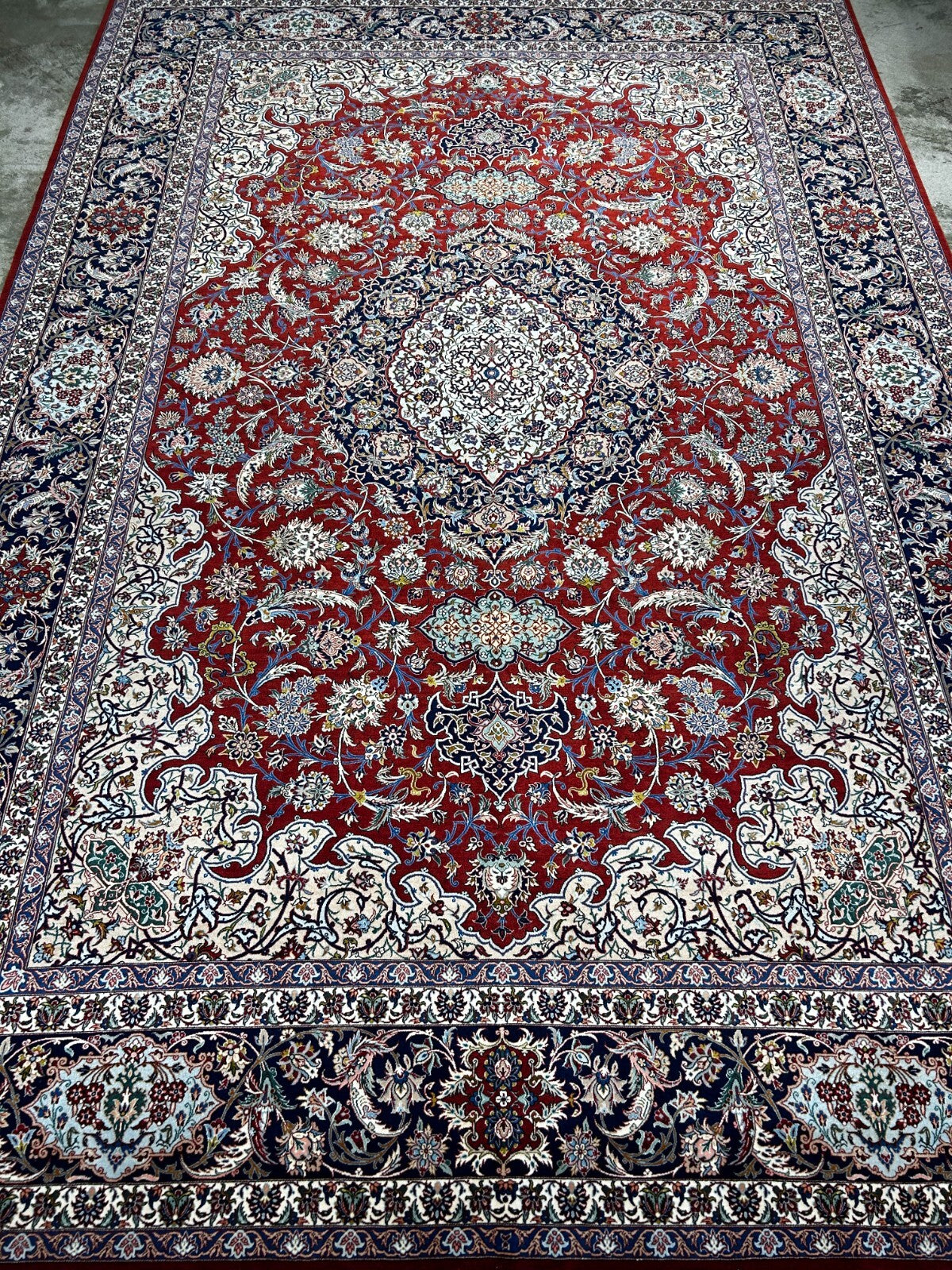 8'1"x11'9" Extra Fine Hand-Knotted Wool & Silk Isfahane Rug