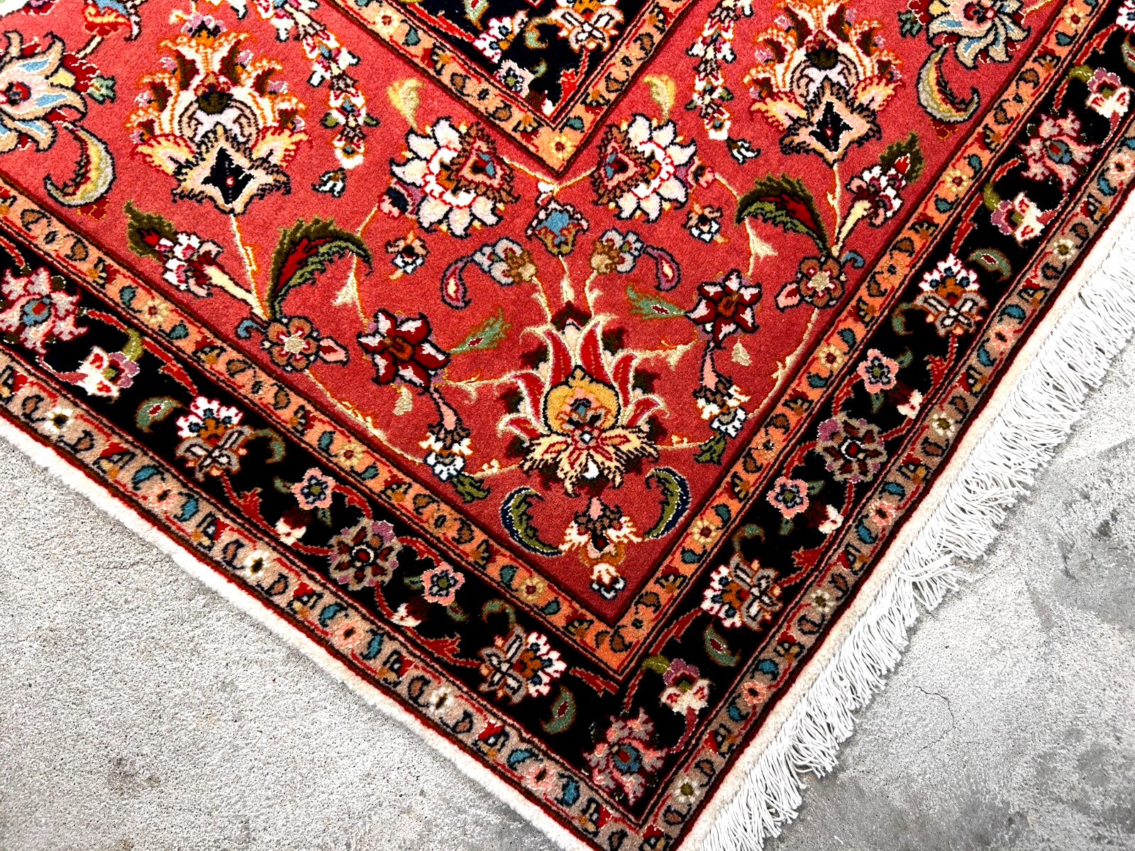 8'3"x11'3" Fine Hand-Knotted Wool & Silk Tabrize Rug