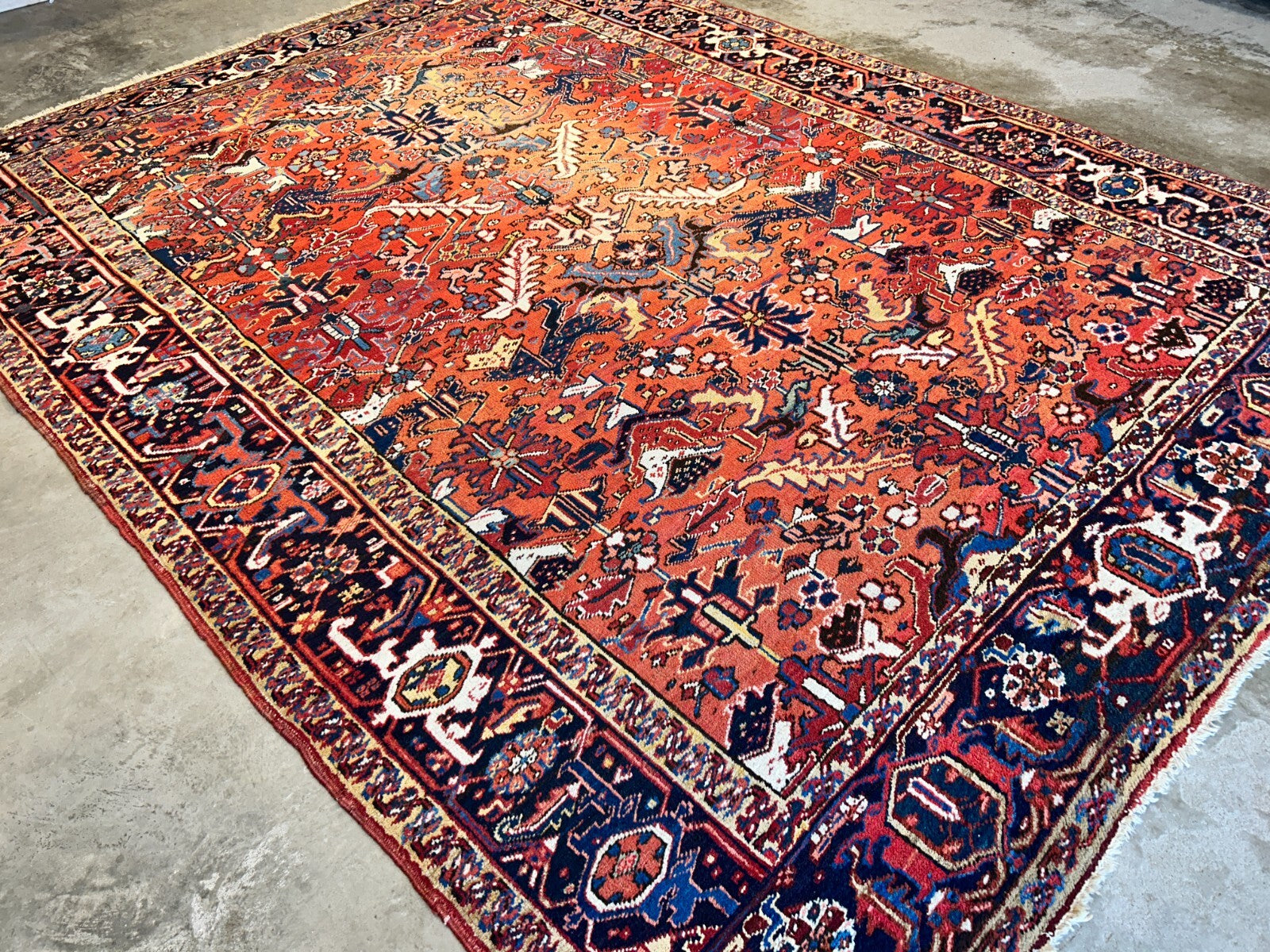 Collector Item - 8'6"x11'4" Antique Fine Wool Herize Hand-Knotted Rug