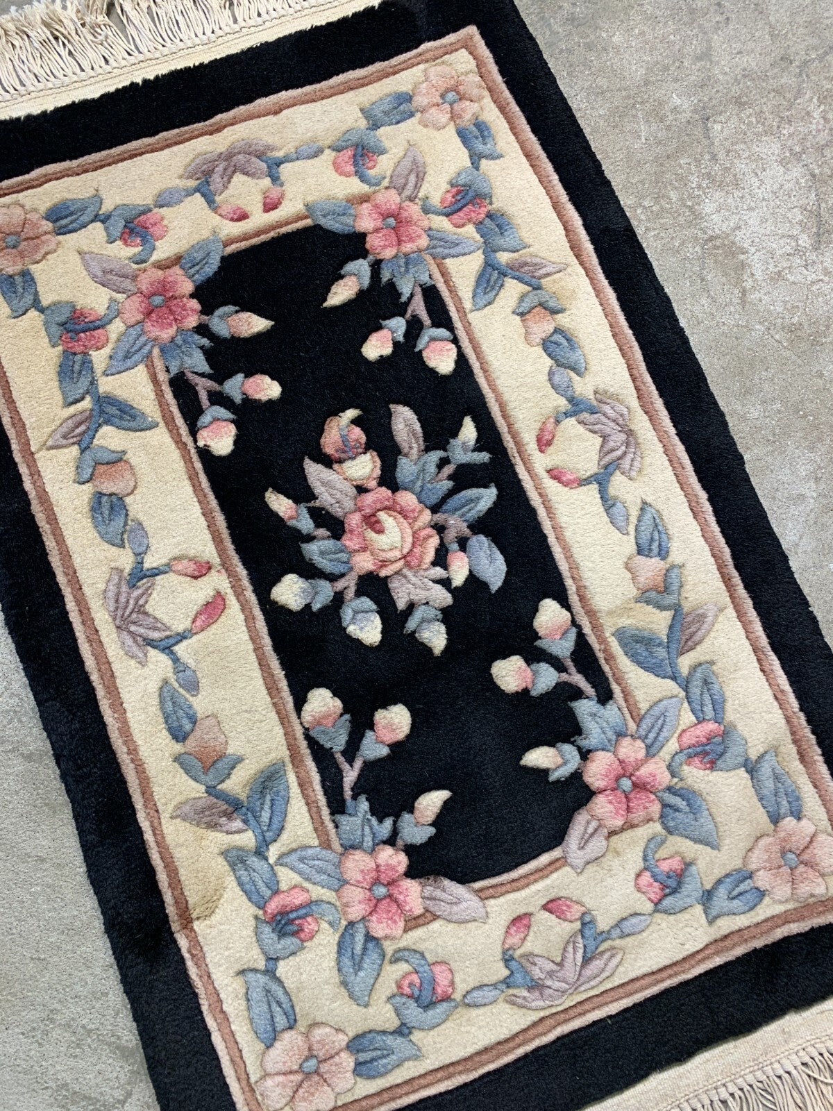 2'x3' Hand-Knotted 100% Wool Oriental Rug - Area Carpet