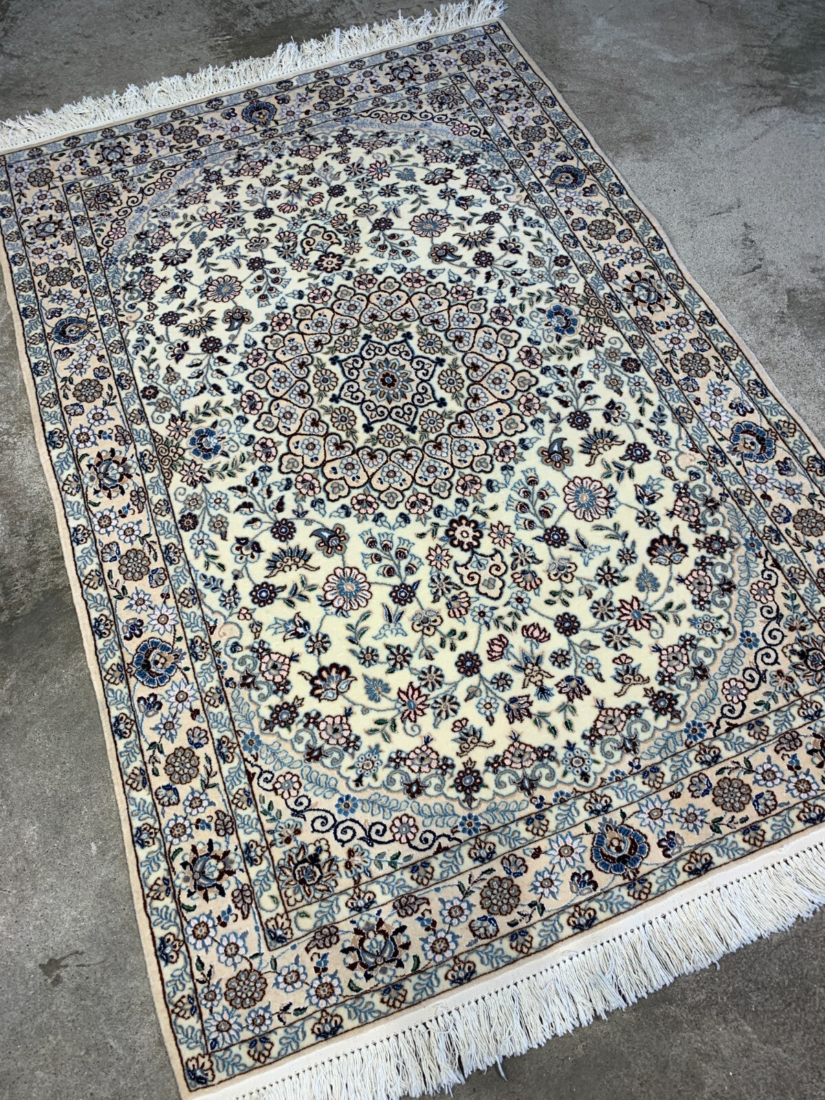 3'2"x4'11'' Very Fine Hand-Knotted  Silk & Wool Naine Area Rug - Carpet