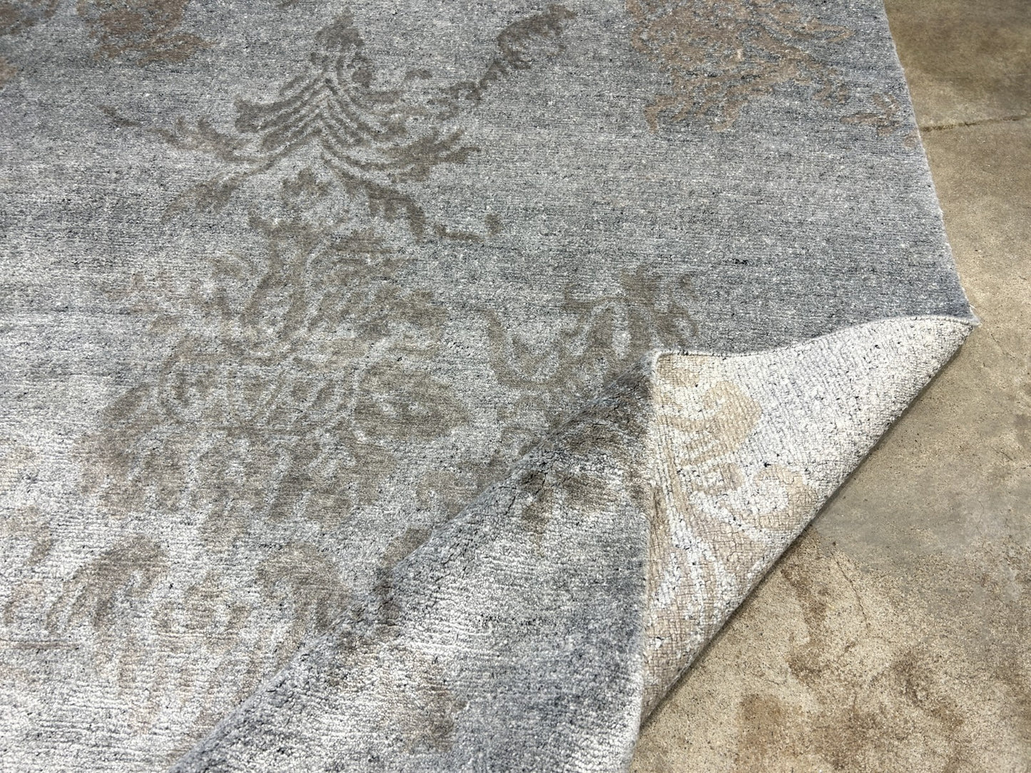 5'8"x7'10'' Hand-Knotted Wool & Silk  Pile Modern Area Rug - Carpet