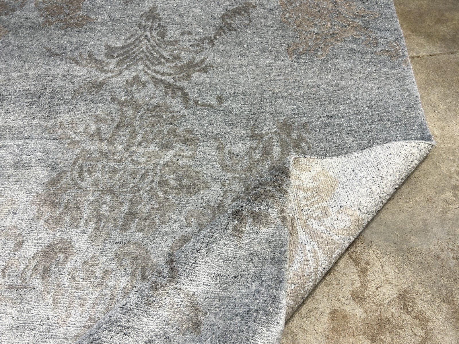 5'8"x7'10'' Hand-Knotted Wool & Silk  Pile Modern Area Rug - Carpet