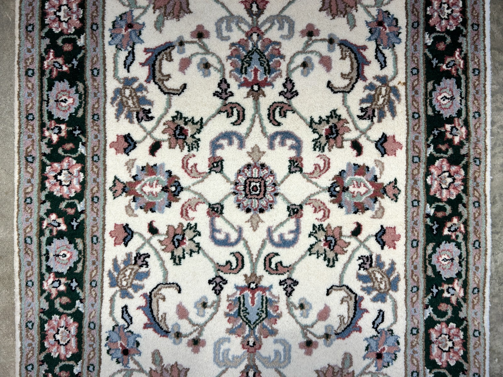 2'1"x5'1" Hand-Knotted 100% Wool Pile All-Over Area Rug