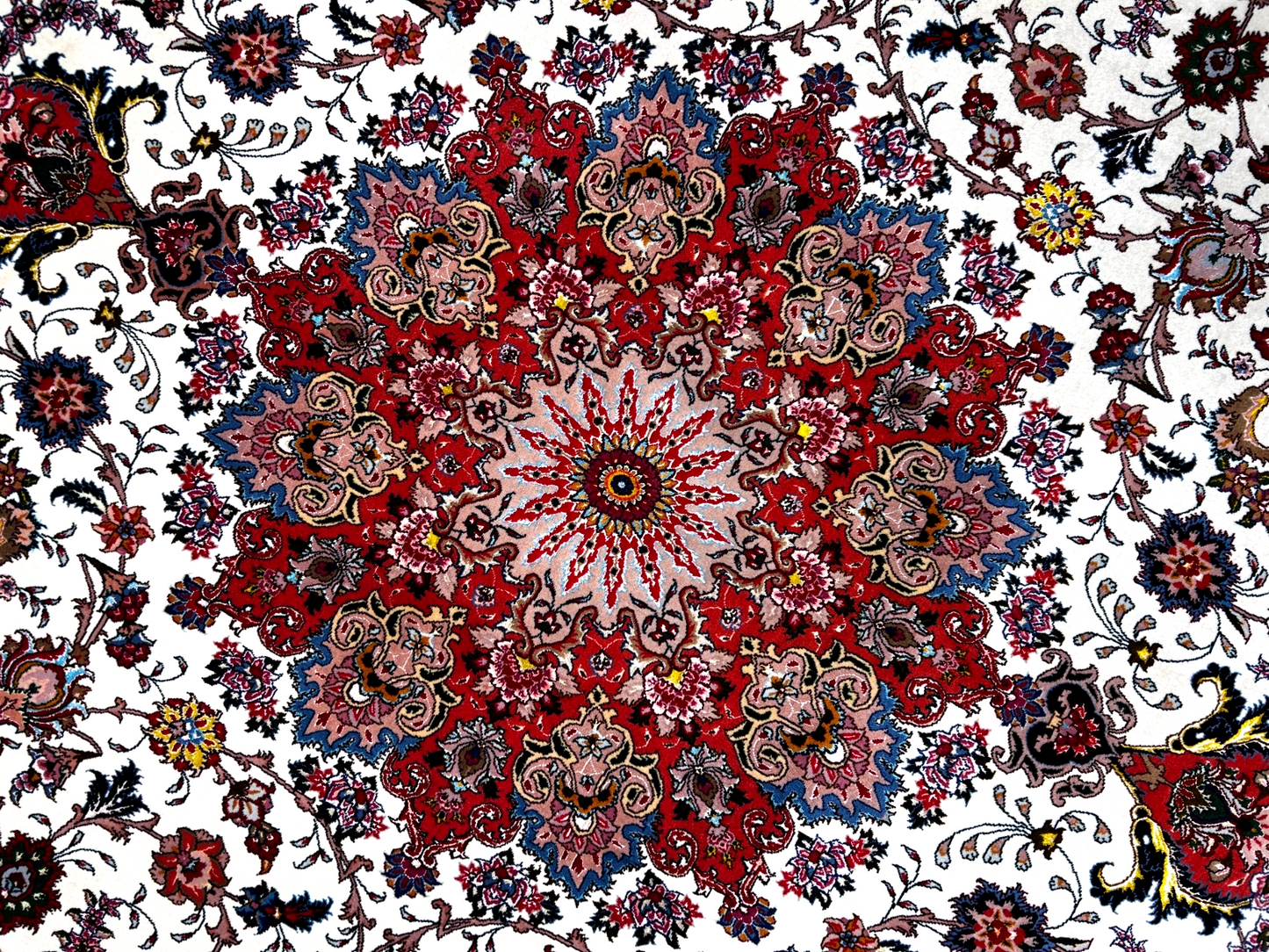 8'4"x11'7'' Very Fine Hand-Knotted Silk & Wool Tabrize Area Rug - Carpet