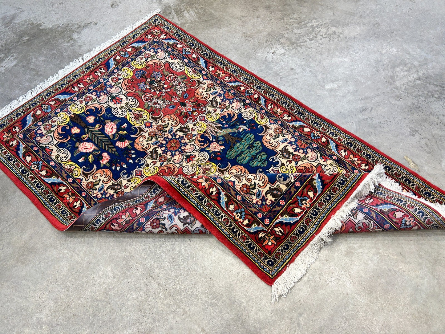 3'5"x5'2" Hand-Knotted 100% Lamb Wool Bakhtiarie Carpet - Area Rug