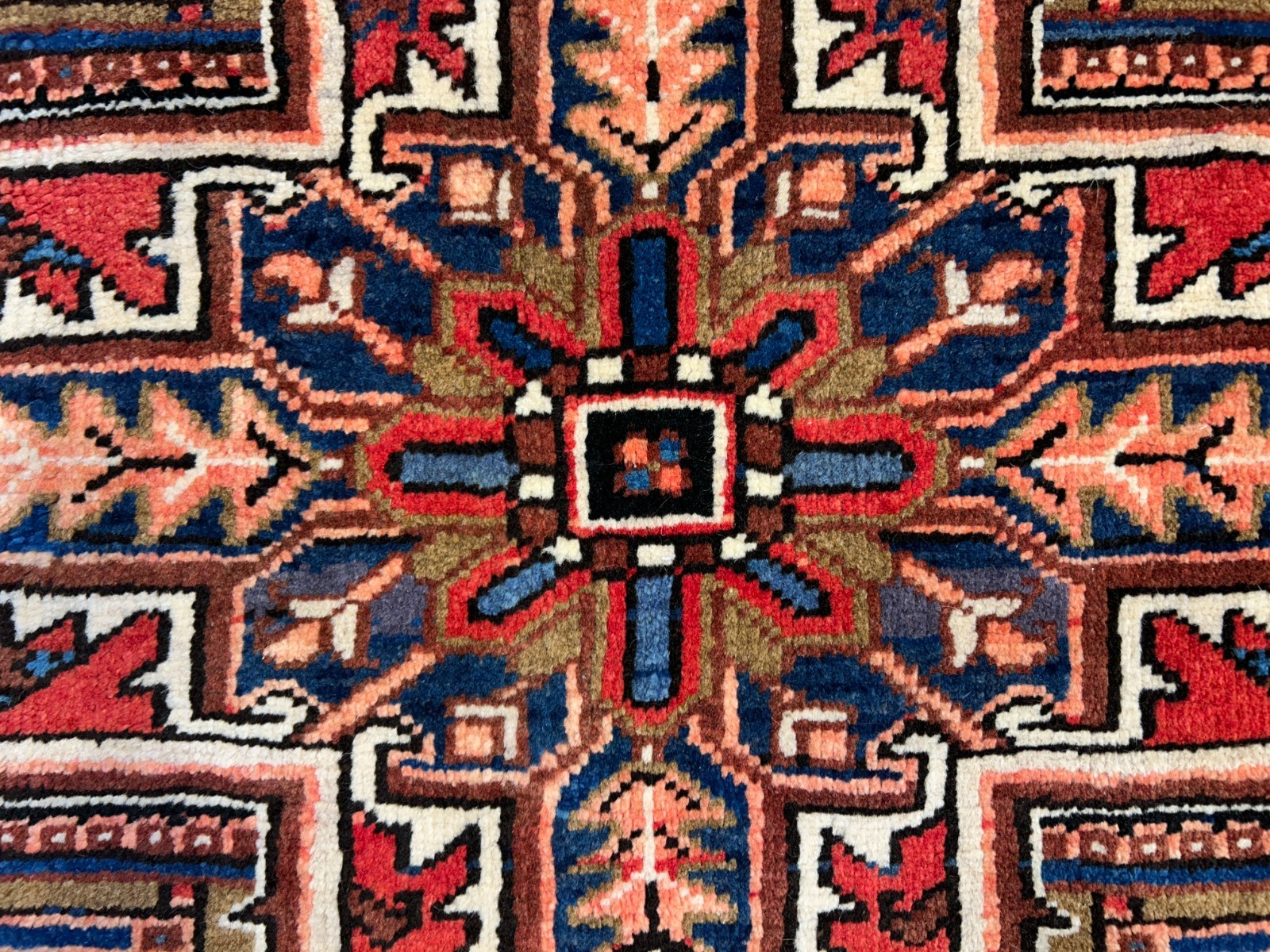 8'2"x11'1" Hand-Knotted 100% Wool Pile Herize Rug