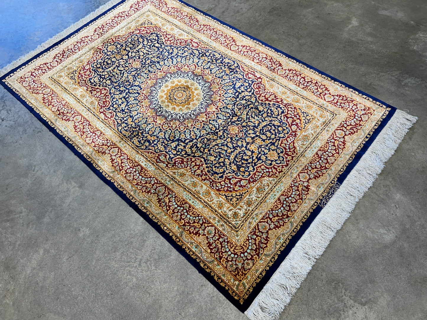 3'3"x5' Exquisite Extra-Fine Hand-Knotted 100% Silk Qume Area Rug - Carpet