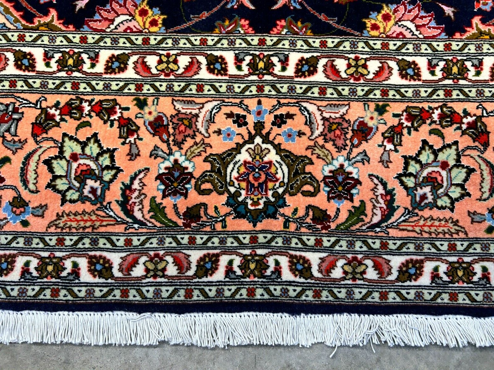 6'5"x6'7" Fine Hand-Knotted Wool & Silk Tabrize Rug - Area Carpet