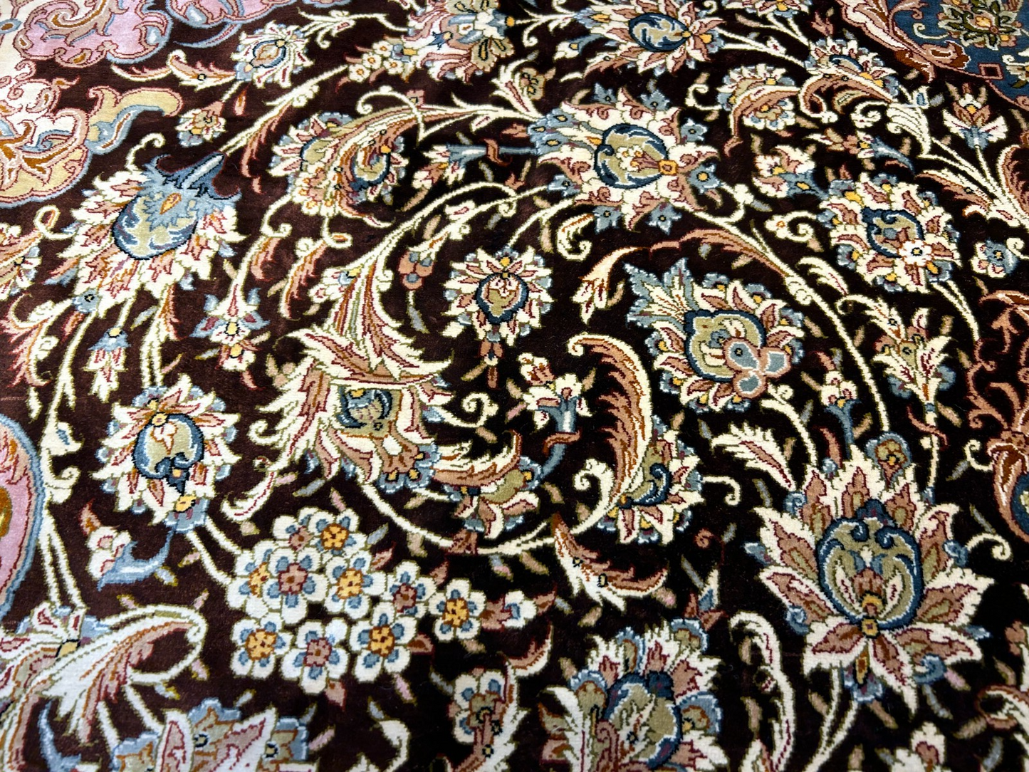 6'9"x10'2" Exquisite Hand-Knotted 100% Silk Qume Rug