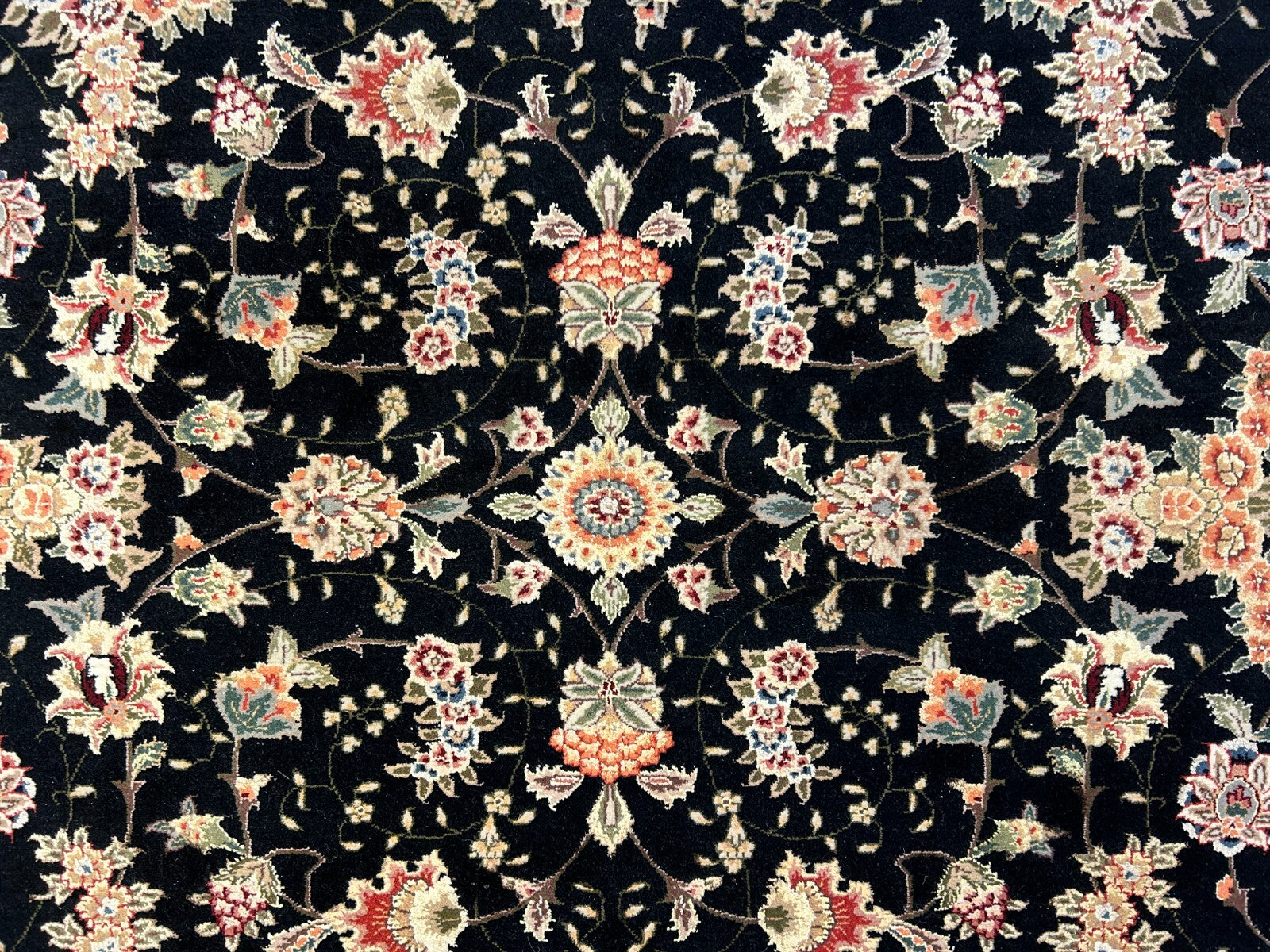 8'9"x11'6" Hand-Knotted Wool & Silk Blend Oriental Rug