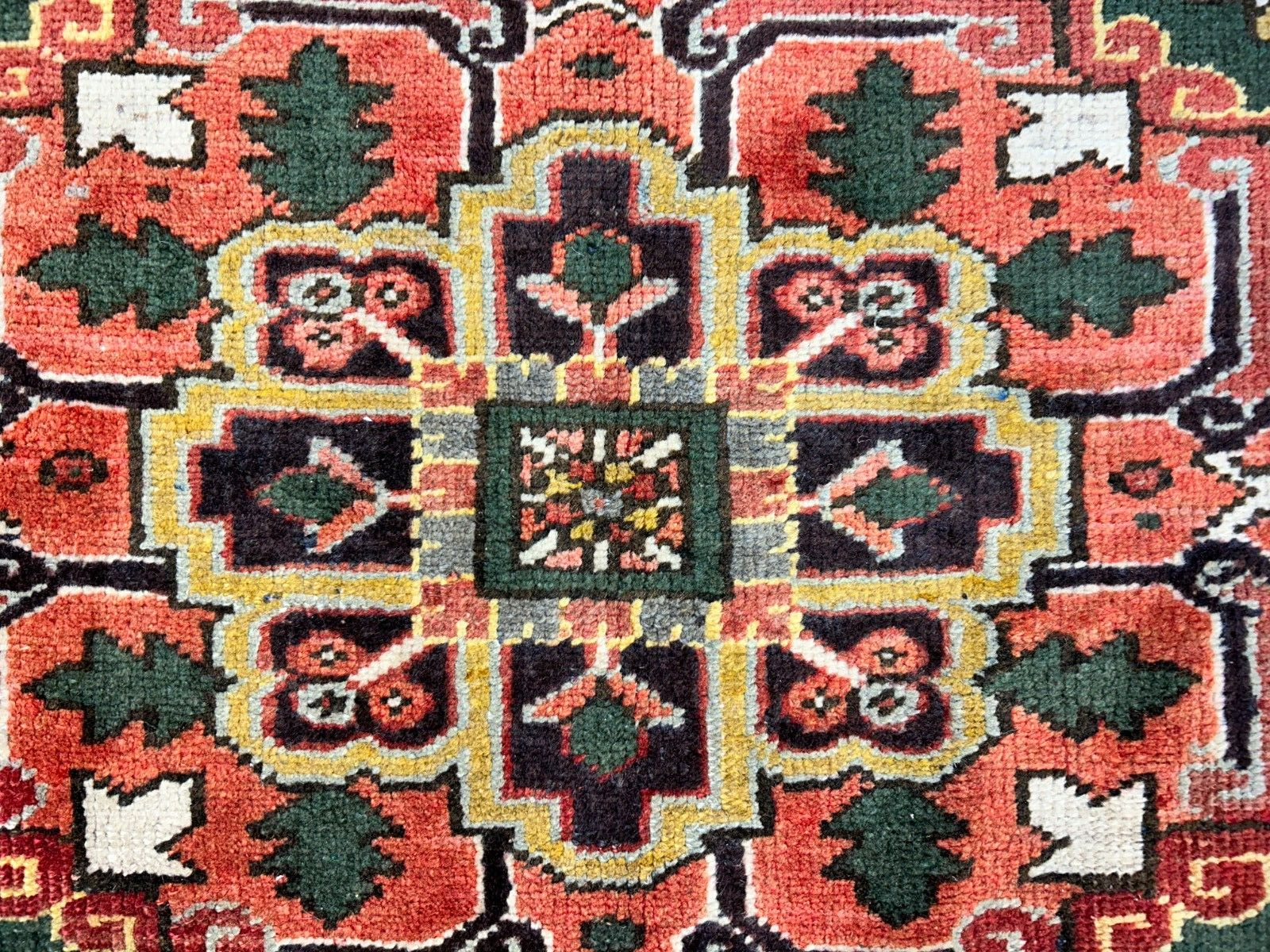 9'7"x12'8" Hand-Knotted 100% Lamb Wool Herize Carpet - Area Rug