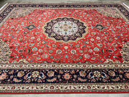 9'11"x12'10" Fine Hand-Knotted Wool & Silk Tabrize Rug