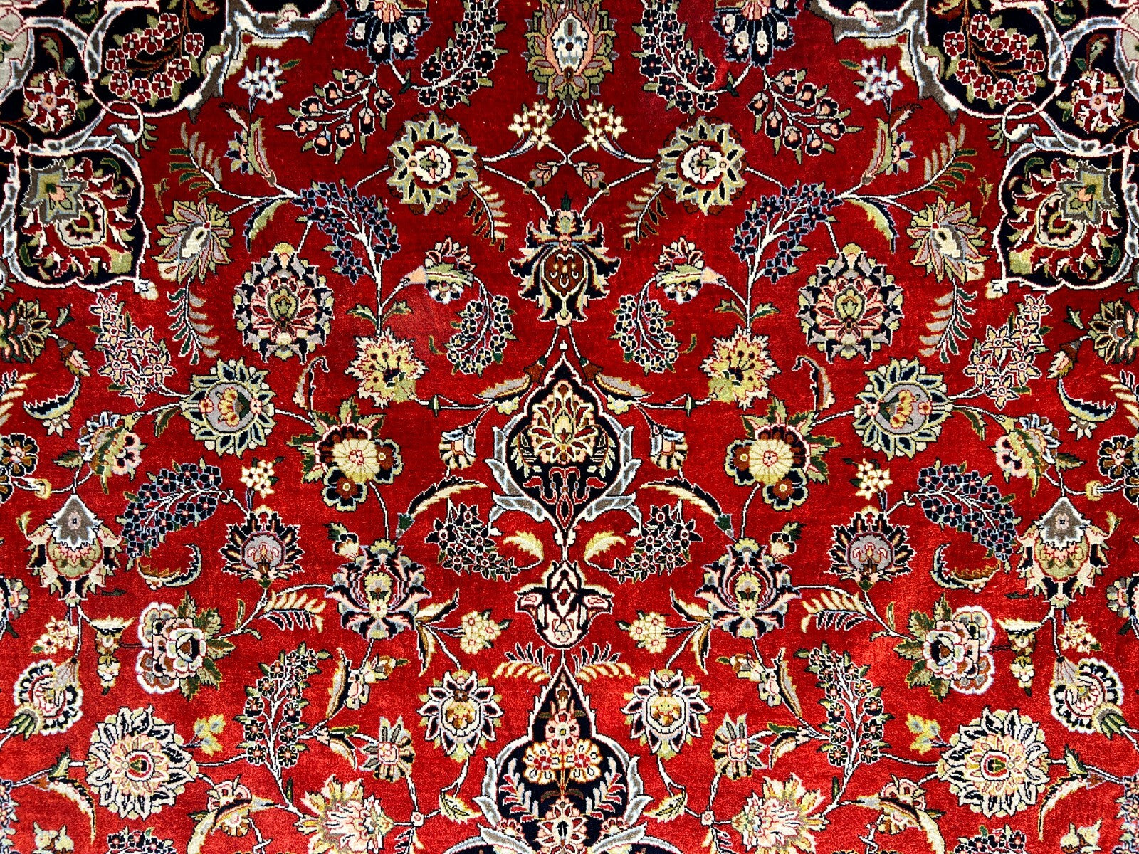 6'10"x9'9" Exquisite Hand-Knotted 100% Silk Kashane Rug