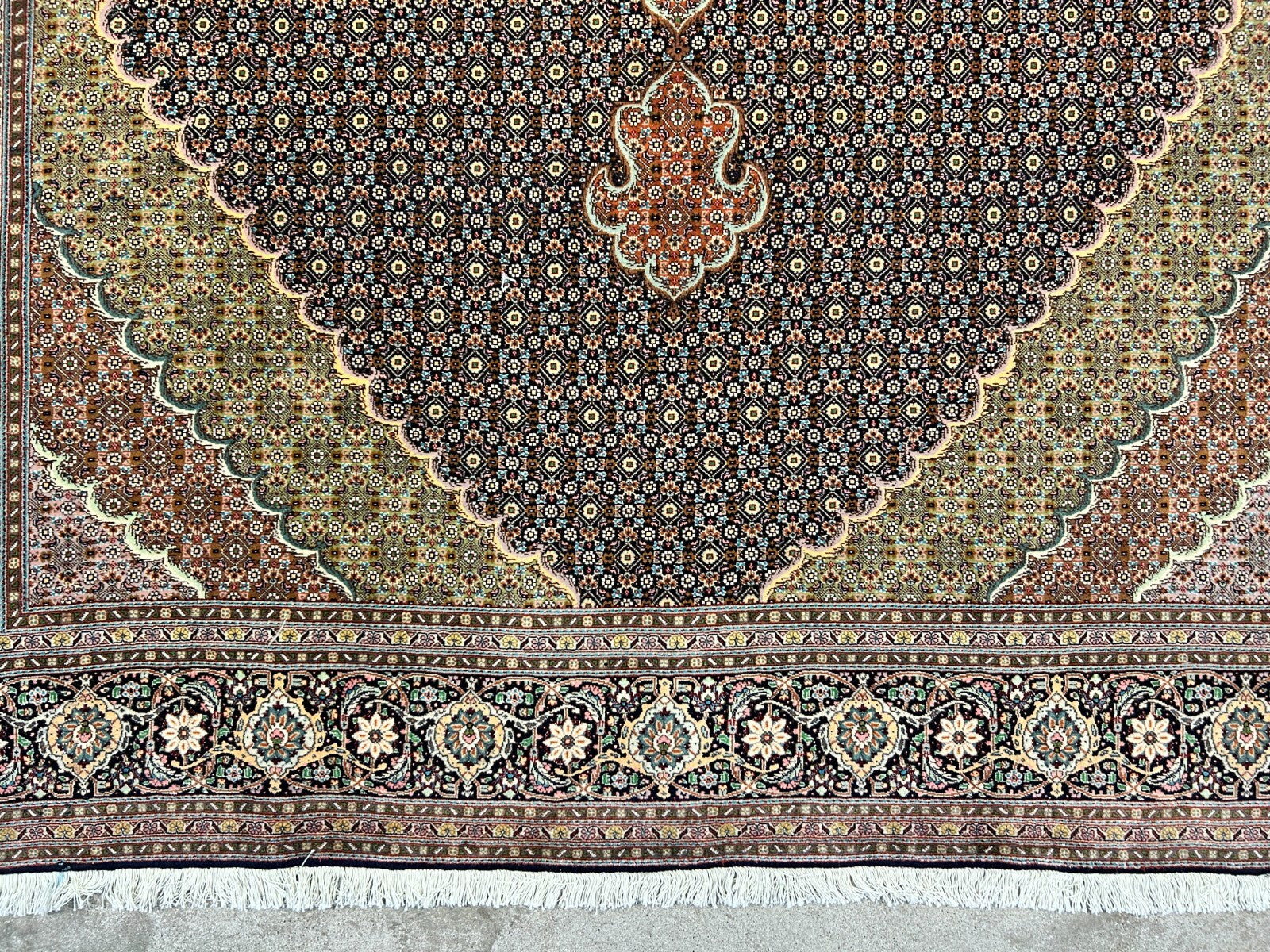 6'7"x9'9" Fine Hand-Knotted Wool & Silk Blend Tabrize Mahi Carpet - Area Rug