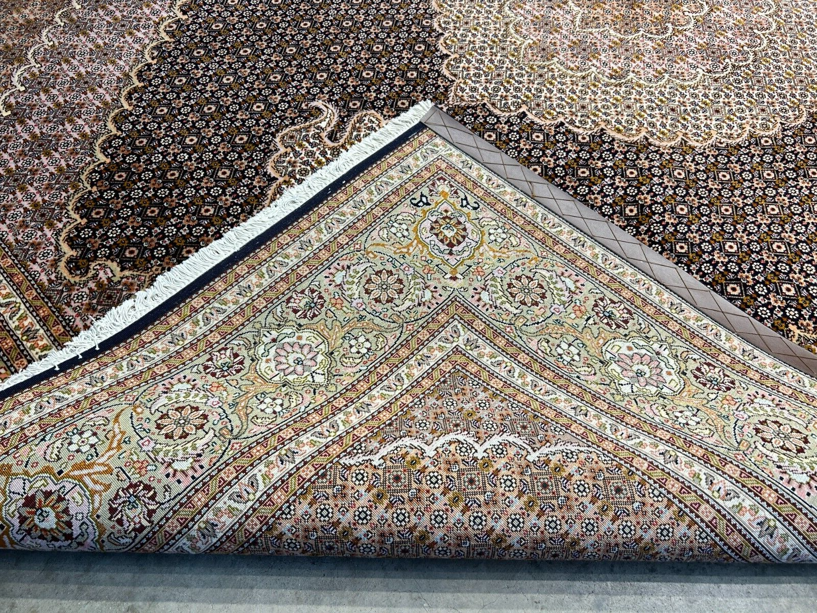 6'7"x9'7" Fine Hand-Knotted Wool & Silk Blend Tabrize Mahi Carpet - Area Rug