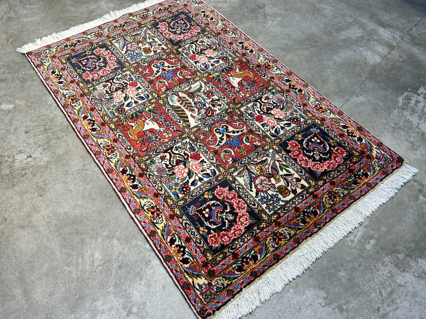 3'5"x5'2" Hand-Knotted 100% Lamb Wool Bakhtiarie Carpet - Area Rug