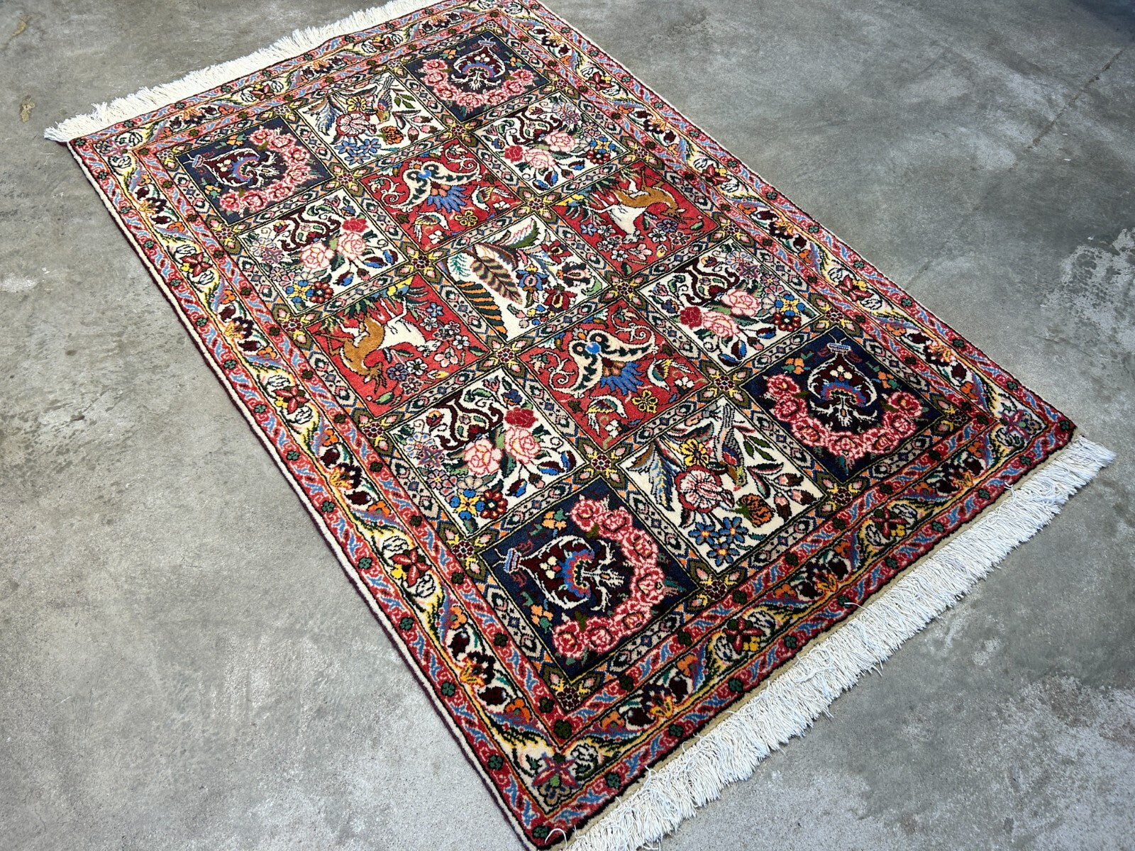3'5"x5'2" Hand-Knotted 100% Lamb Wool Bakhtiarie Carpet - Area Rug