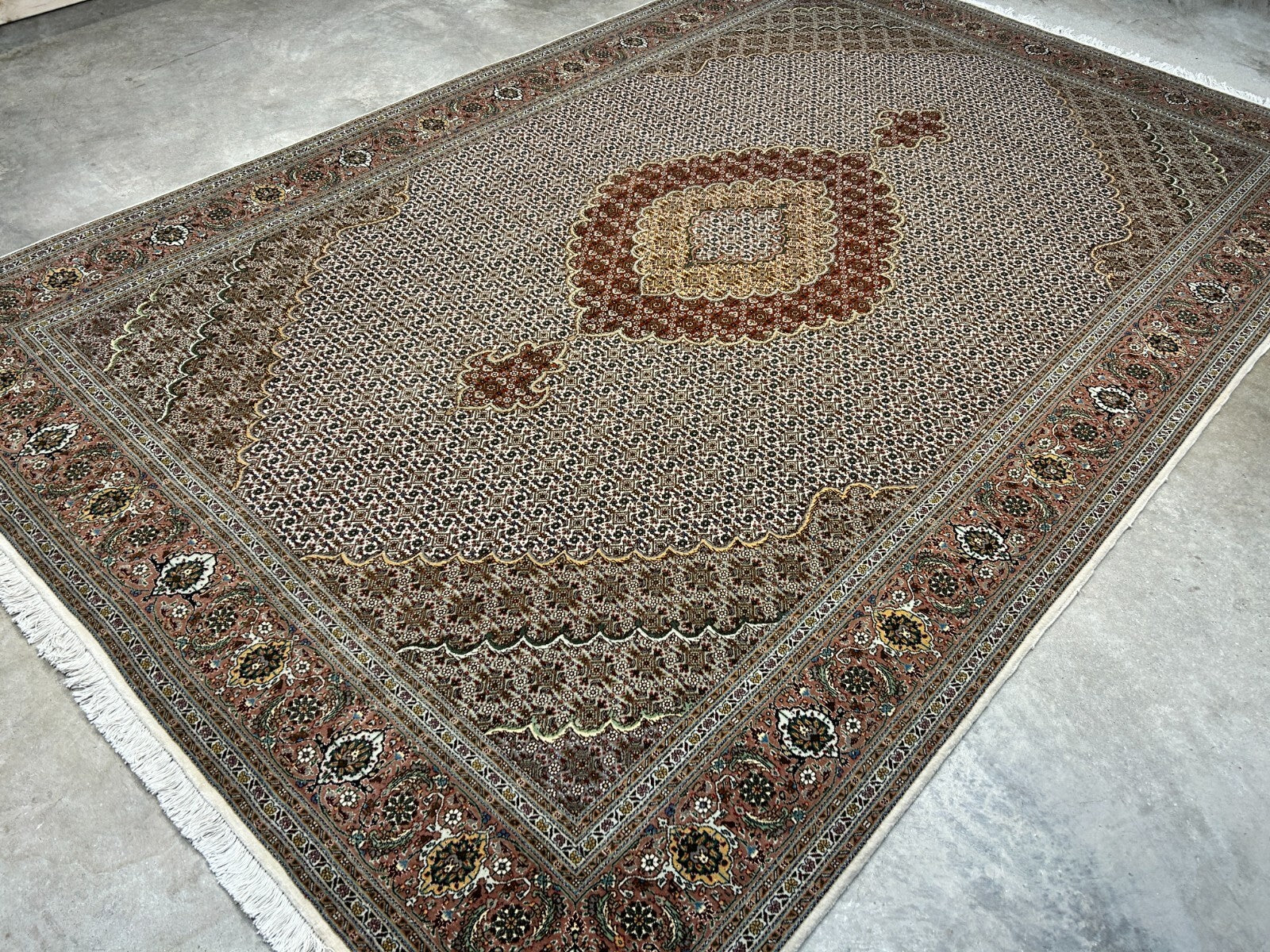 6'8"x10' Fine Hand-Knotted Wool & Silk Oriental Tabrize Rug - Area Carpet