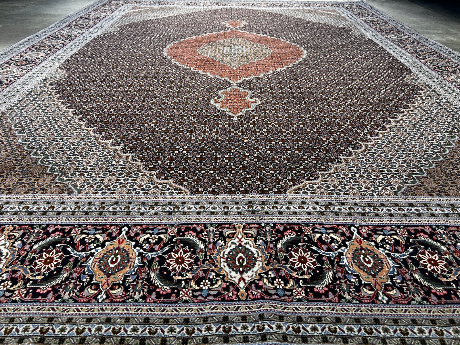 8'3"x11'5" Fine Hand-Knotted Wool & Silk Oriental Rug - Area Carpet