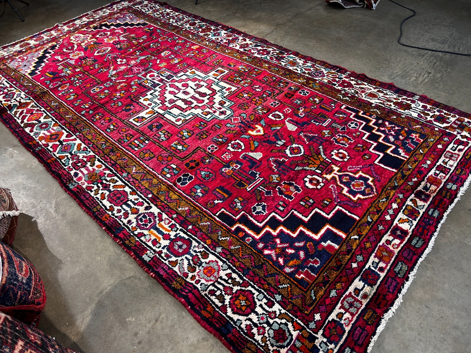 5'5" x 10'1" Hand-Knotted 100% Wool Carpet - Hamadane Area Rug