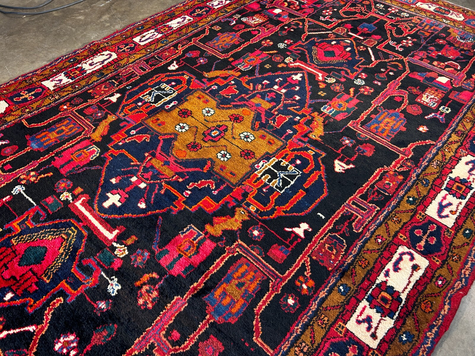 5'7" x 10'6" Hand-Knotted 100% Wool Pile Nahavande Area Rug - Carpet