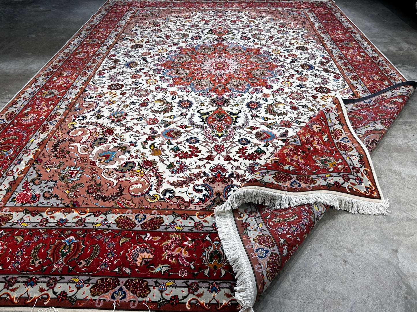 8'4"x11'7'' Very Fine Hand-Knotted Silk & Wool Tabrize Area Rug - Carpet