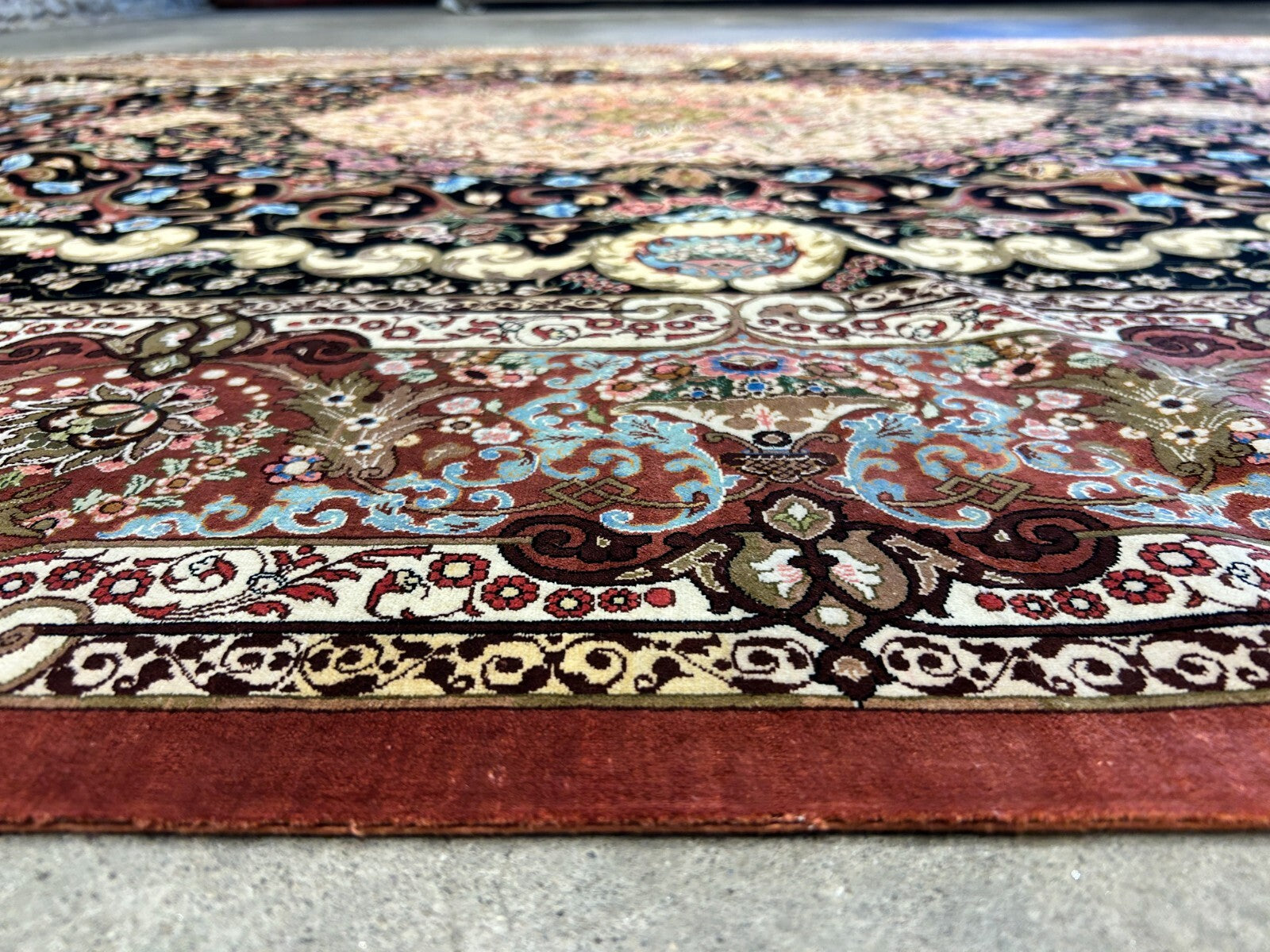6'6"x9'6" Exquisite Extra-Fine Hand-Knotted 100% Silk Qume Carpet - Area Rug