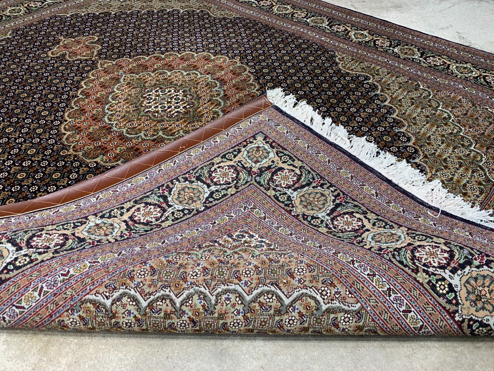 5'6"x6'6" Fine Hand-Knotted Wool & Silk Blend Tabrize Mahi Carpet - Area Rug