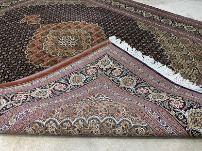 5'6"x6'6" Fine Hand-Knotted Wool & Silk Blend Tabrize Mahi Carpet - Area Rug