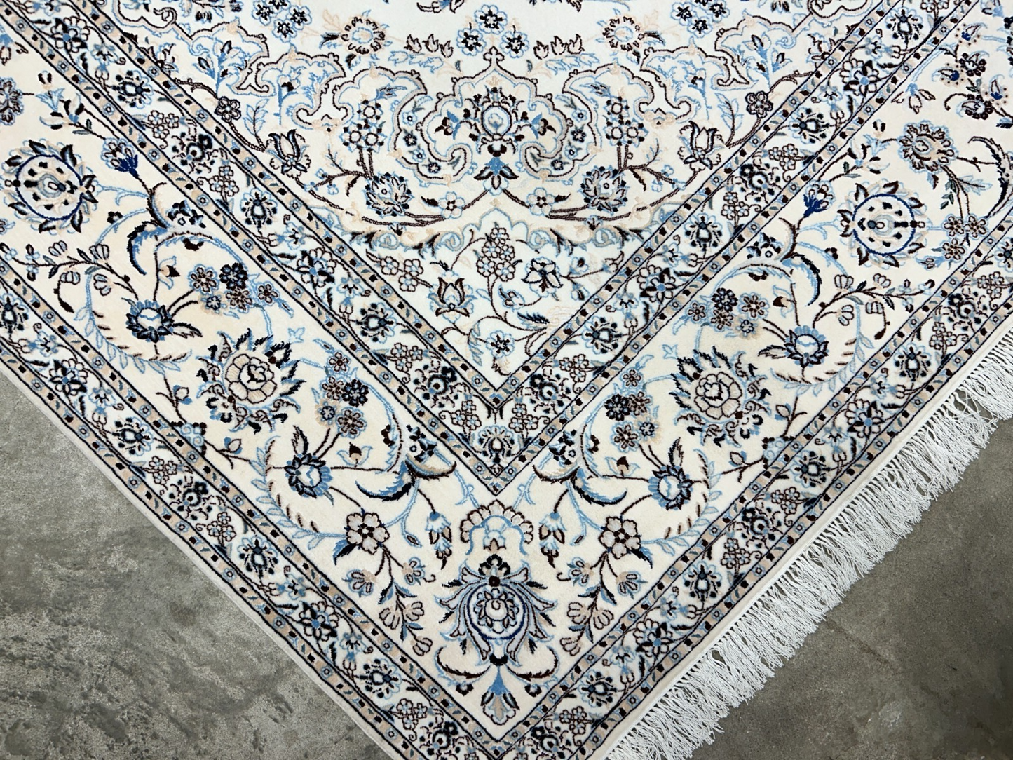 8'4"x12'1" Extra Fine Hand-Knotted Wool & Silk Naine Rug