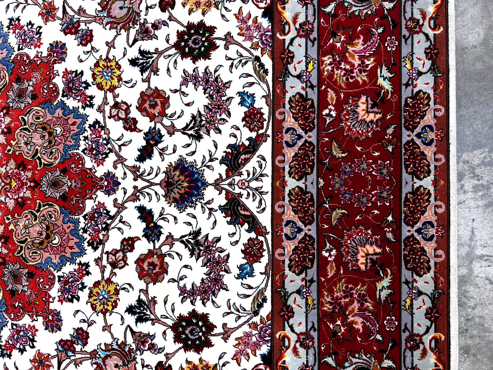 8'4"x11'7'' Very Fine Hand-Knotted Silk & Wool Tabrize Area Rug - Carpet