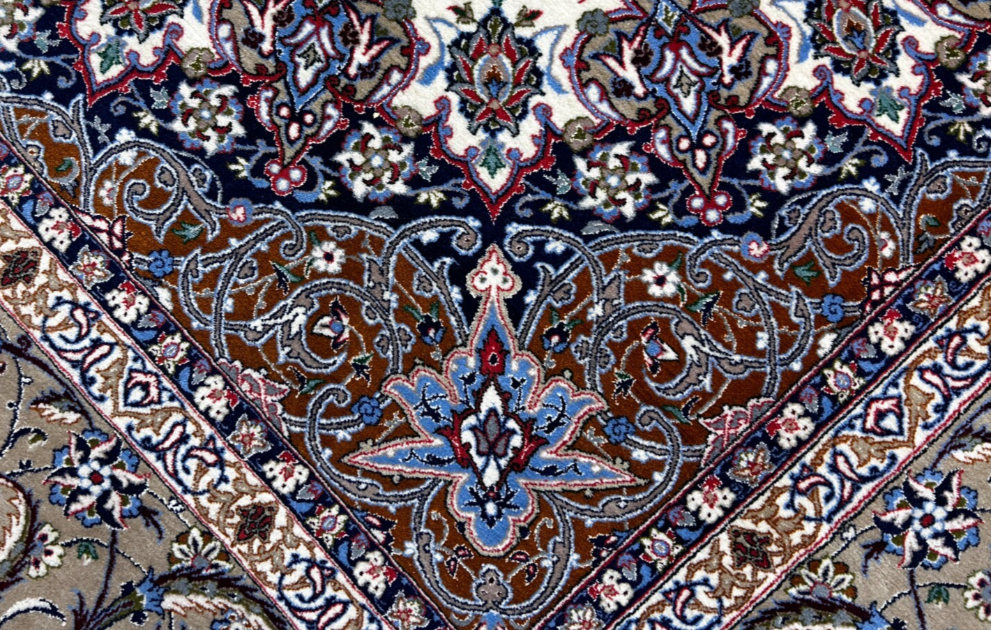  8'6"x12'1'' Very Fine Silk & Wool Isfahane Area Rug - Area Carpet