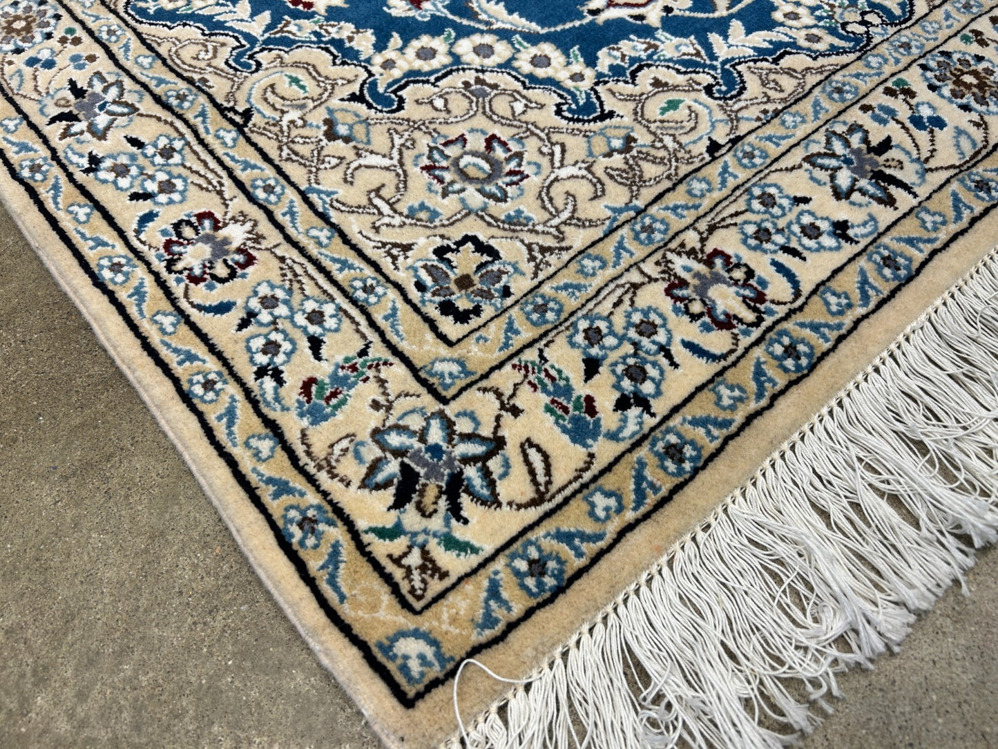 3'1"x4'9" Fine Hand-Knotted Wool & Silk Naine Rug