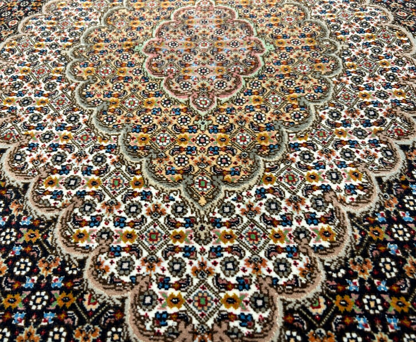 5'6"x7'8" Fine Hand-Knotted Wool & Silk Blend Tabrize Mahi Carpet - Area Rug