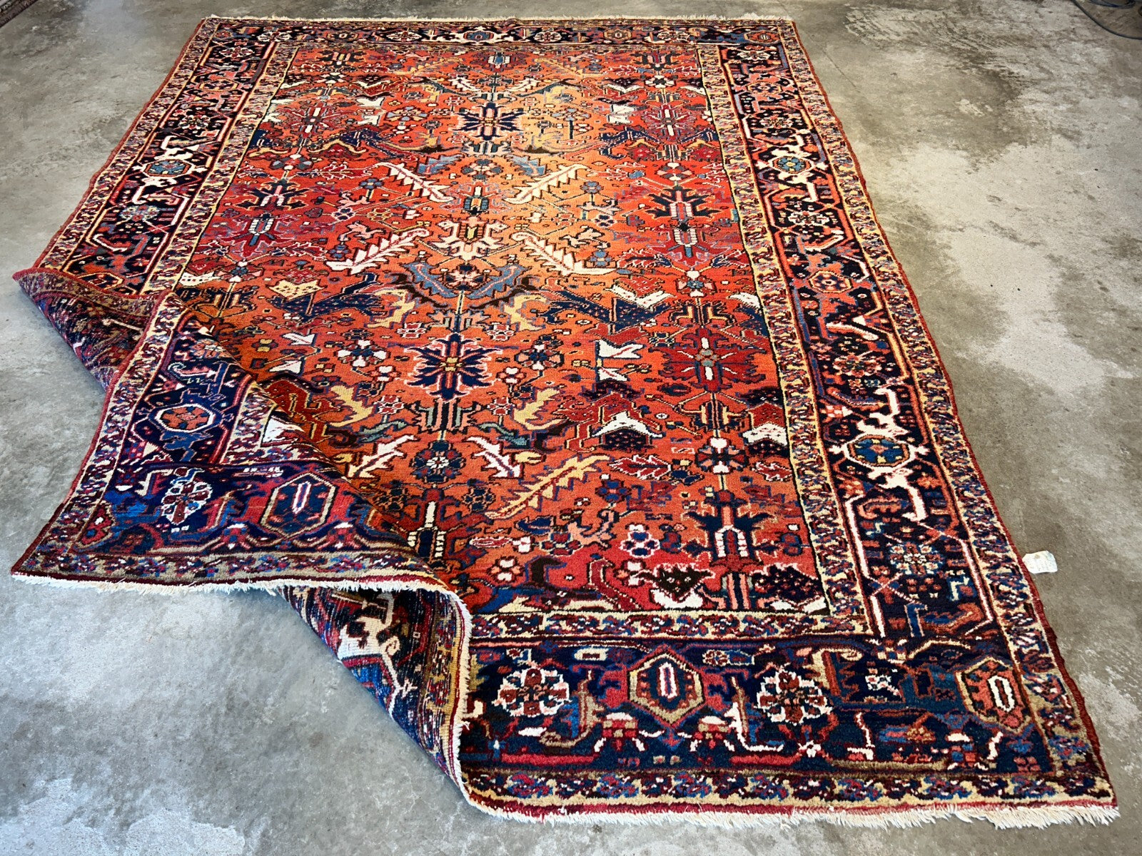 Collector Item - 8'6"x11'4" Antique Fine Wool Herize Hand-Knotted Rug