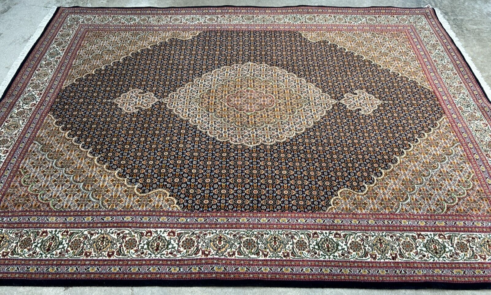 5'6"x7'8" Fine Hand-Knotted Wool & Silk Blend Tabrize Mahi Carpet - Area Rug