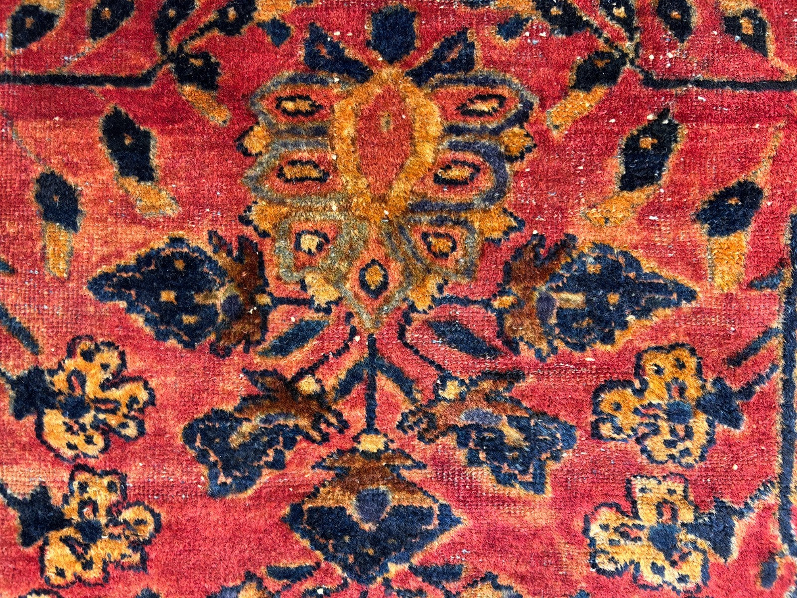 4'10"x6'6" Antique Hand-Knotted 100% Wool Pile Sarouke Area Rug - Carpet