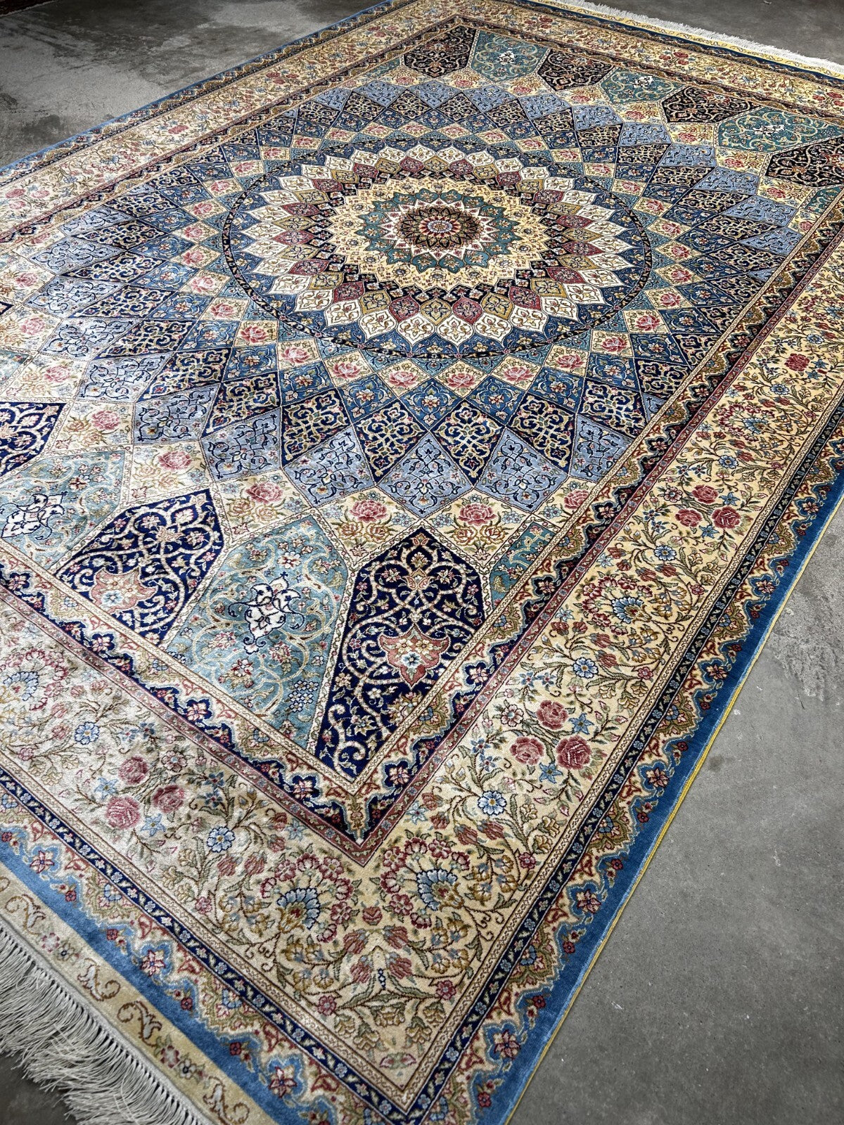 6'x9' Exquisite Hand-Knotted 100% Silk Oriental Rug