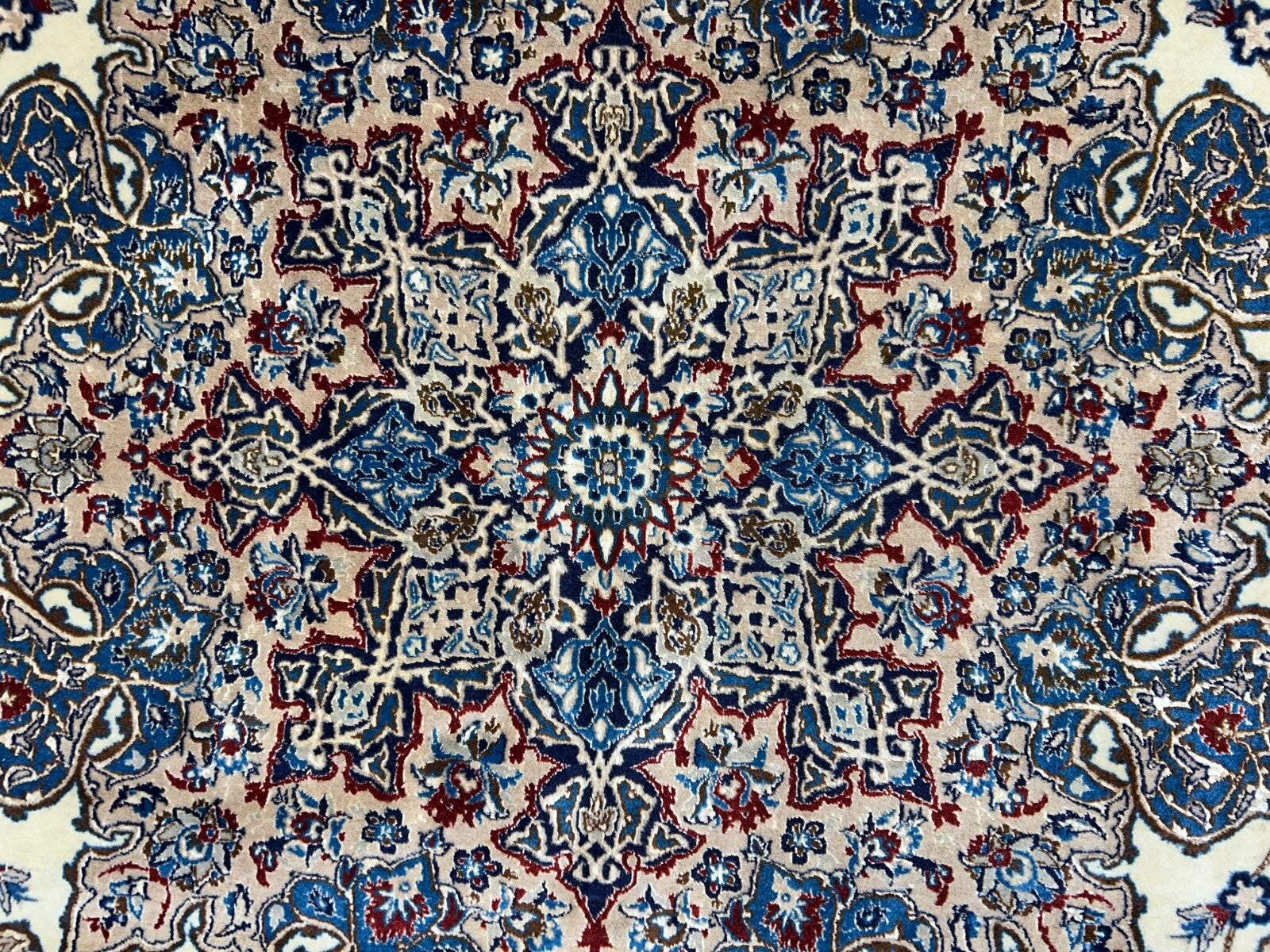 10'3"x14'1" Extra Fine Hand-Knotted Wool & Silk Naine Rug