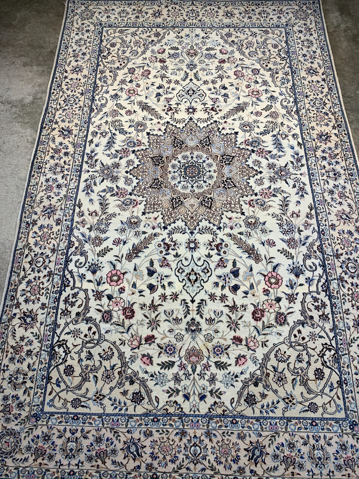 4'3"x6'10" Fine Hand-Knotted Wool & Silk Blend Naine Carpet - Area Rug