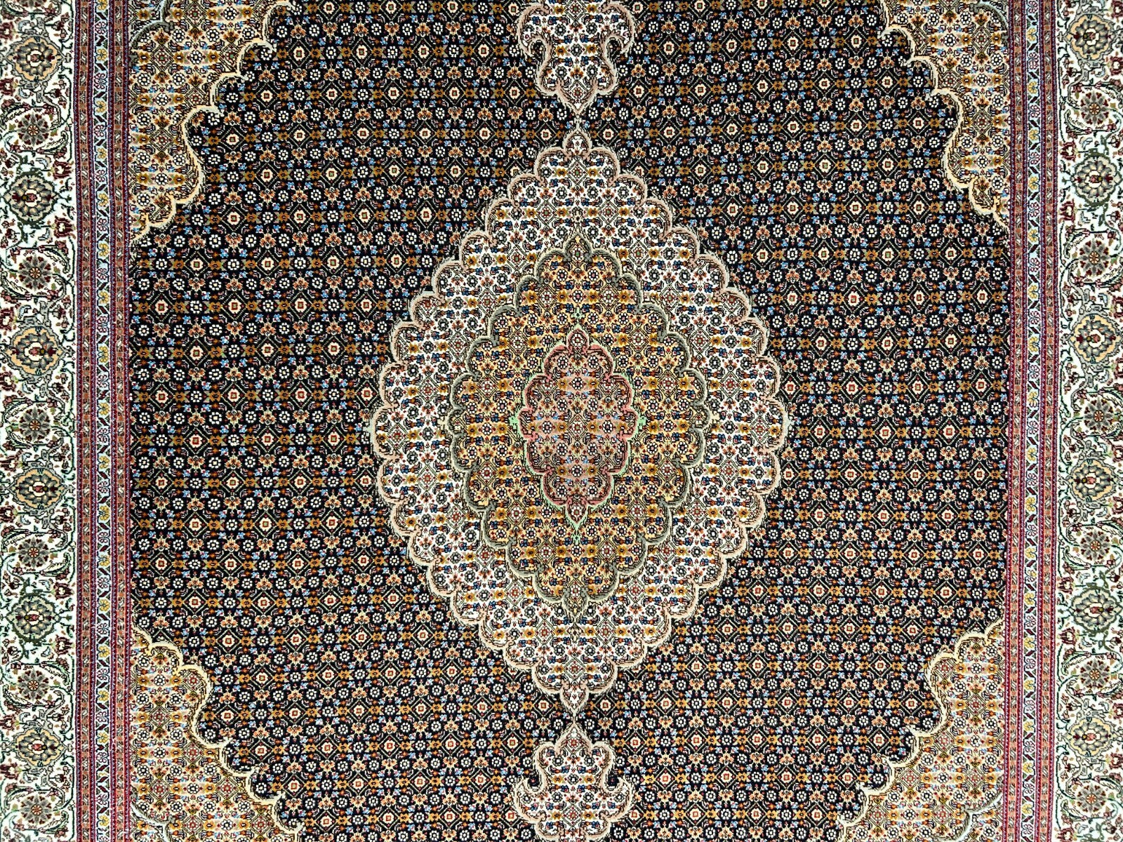 5'6"x7'8" Fine Hand-Knotted Wool & Silk Blend Tabrize Mahi Carpet - Area Rug